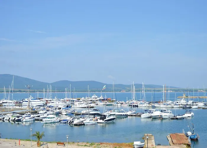 Hotel Sozopol 酒店 *